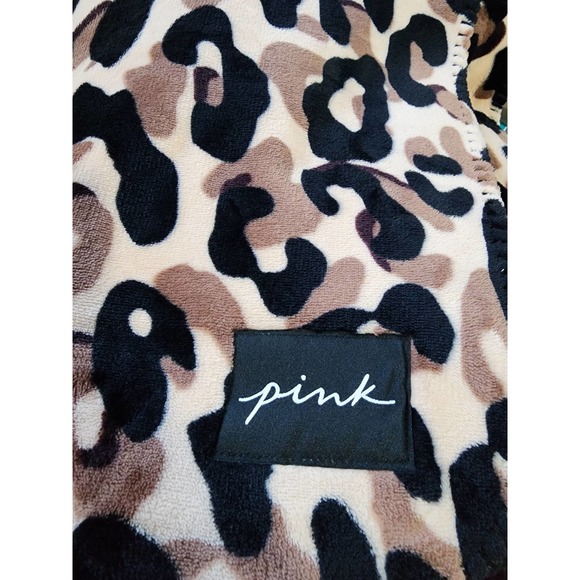 Victoria's Secret PINK Leopard Print Black Sherpa Blanket 60 in by 72 in NEW - Picture 6 of 9